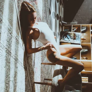 Alexia Sky的照片