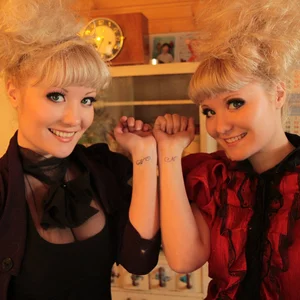 Vika & Nika Ziyaevi's photo