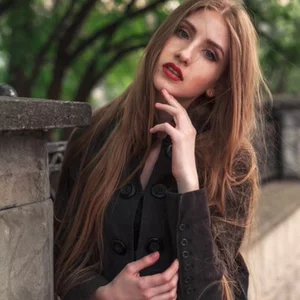 Mia romanova's photo