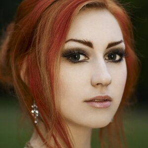 Alena Galan picture