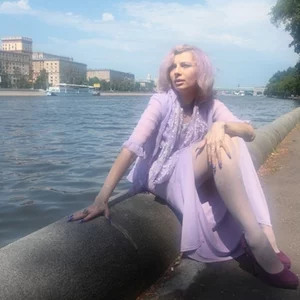 На берегу Москвы - реки...