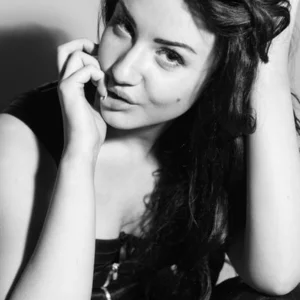Miroslava Nova's photo