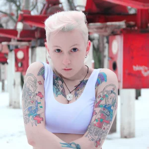 Irina MorgenNeonSonne picture