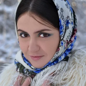 Иногда я беру камеру, приглашаю модель и иду снимать.