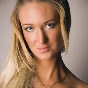 Blondes in nigth