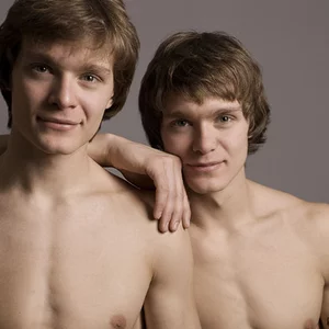 Petr i Pavel Tarasenko的照片