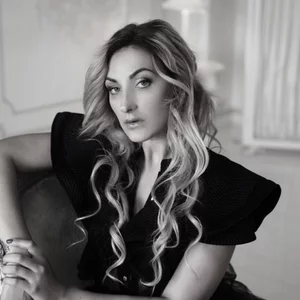 IRINA PERZOVA's photo