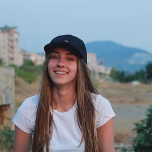 Veronika Artemova的照片