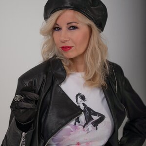 Модель Елена