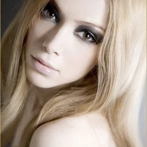 She She's photo
