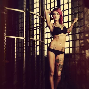 Trash, Girl, Tattoo, Cell, тату, трэш, девушка, глаза, взгляд, портрет, клетка, решётка, кеды, Converse, красные волосы, Bantik Boy