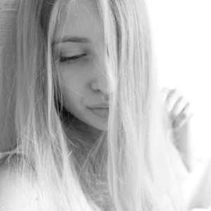 Caroline Fisher picture