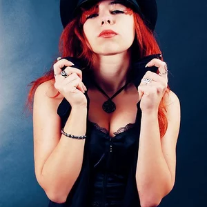 Foto von Tasya Aggressive