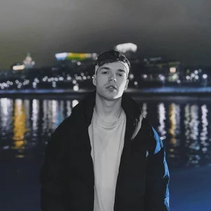 Maxim Kuznetsov的照片