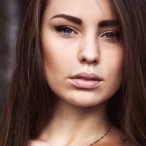 Анна Калашникова