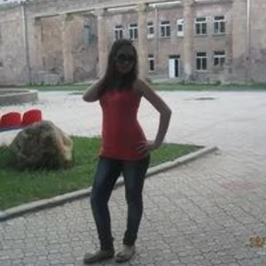 Arina Hovhannisyan picture