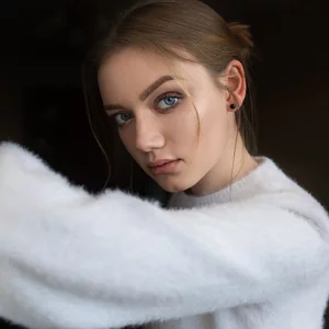 Fur, Face, Fur clothing, Eyebrow, Lip, Beauty, Lady, Hairstyle