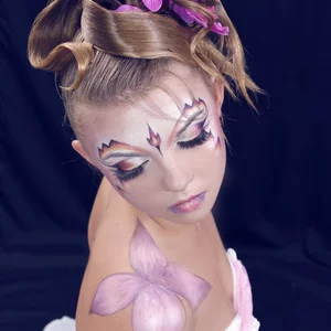 Фотограф Анна Петрова
http://vkontakte.ru/id26212077
Визажист Анна Коротнева
http://vkontakte.ru/id17019922
Мастер парикмахер Елена Пашкевич
http://vkontakte.ru/id40779529