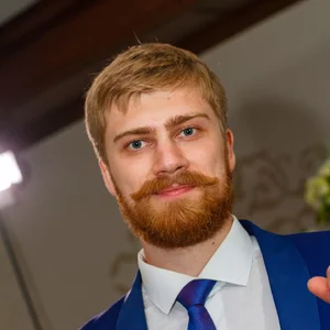 Dmitrij Knazev的照片