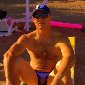 Dmitriy Udovichenko的照片