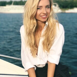 Анна Романова