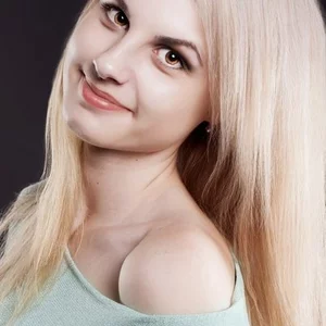 Polina Fisenko picture