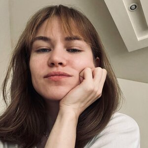 Anastasia Bee picture