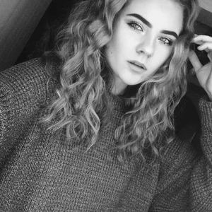 Face, Lip, Eyebrow, Beauty, Black-and-white, Hairstyle, Blond, Model
