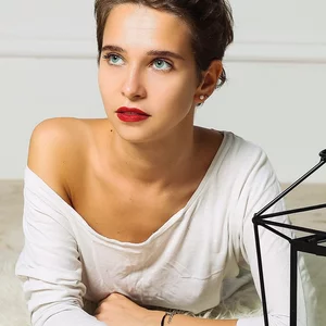 Face, White, Lip, Shoulder, Eyebrow, Beauty, Lady, Hairstyle