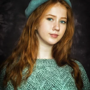 Face, Lip, Beauty, Green, Clothing, Blue, Lady, Head, Hat