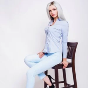 Alina Vac picture