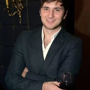Artem Shmakov picture