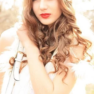 Olya Poya's photo