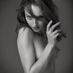 Ню 18+