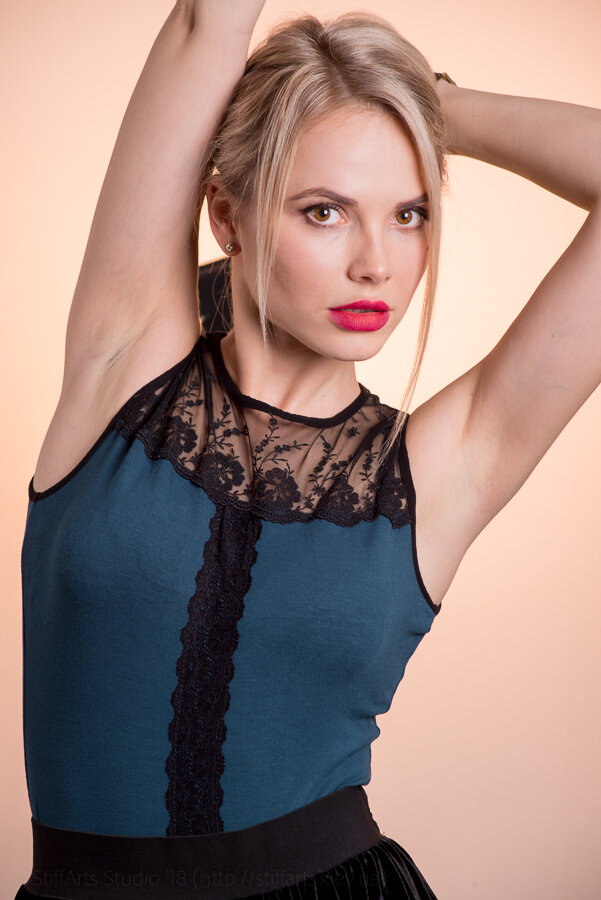 Body, Blond