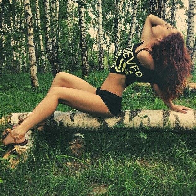 Moodel, Ella