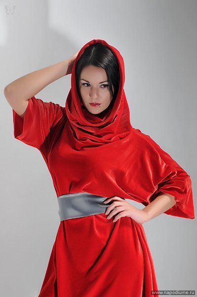 Одежда: Fashion - дизайнер Оксана Таланова Макияж: Анастасия Мартынова 
Модель: Ира
