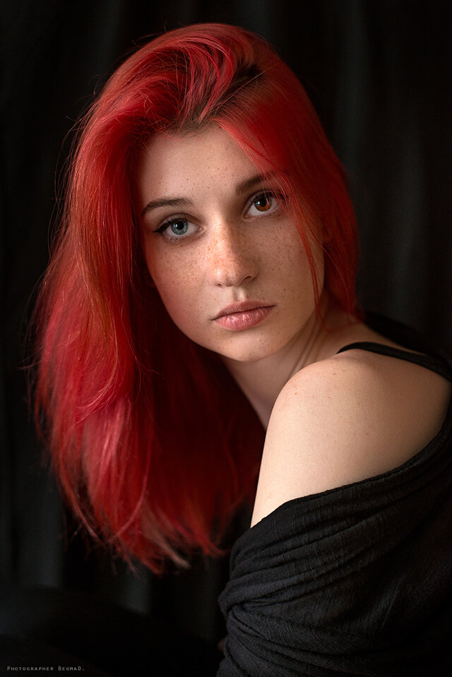 Face, Red, Red hair, Hairstyle, Beauty, Hair coloring, Eyebrow, Lip, Lady