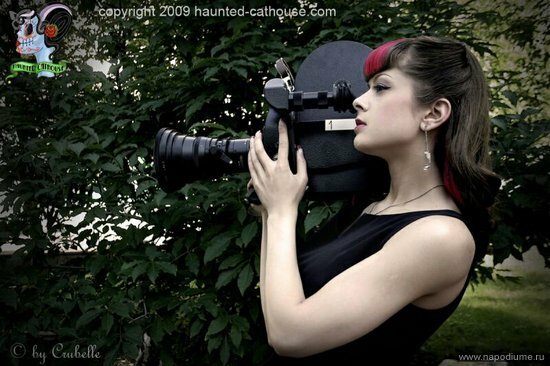 Photographer: Crubelle
Для haunted-cathouse.com