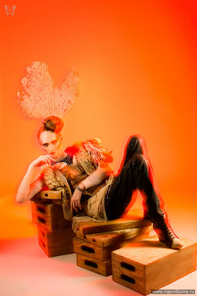 Hair Alexander Tome, Stylist Frances Urritia