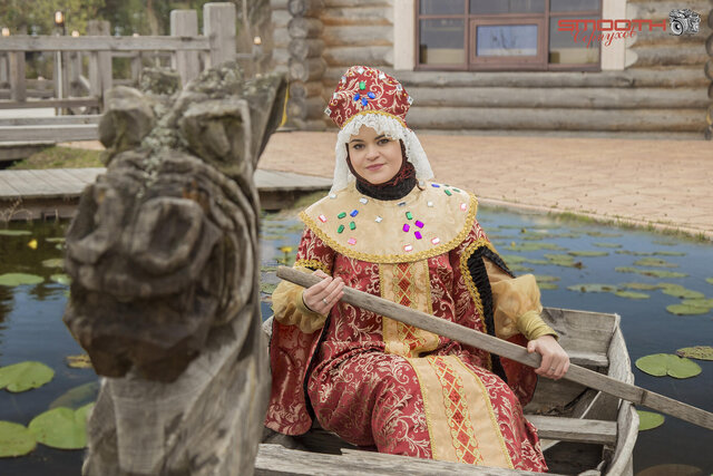 "Выплывают расписные..."