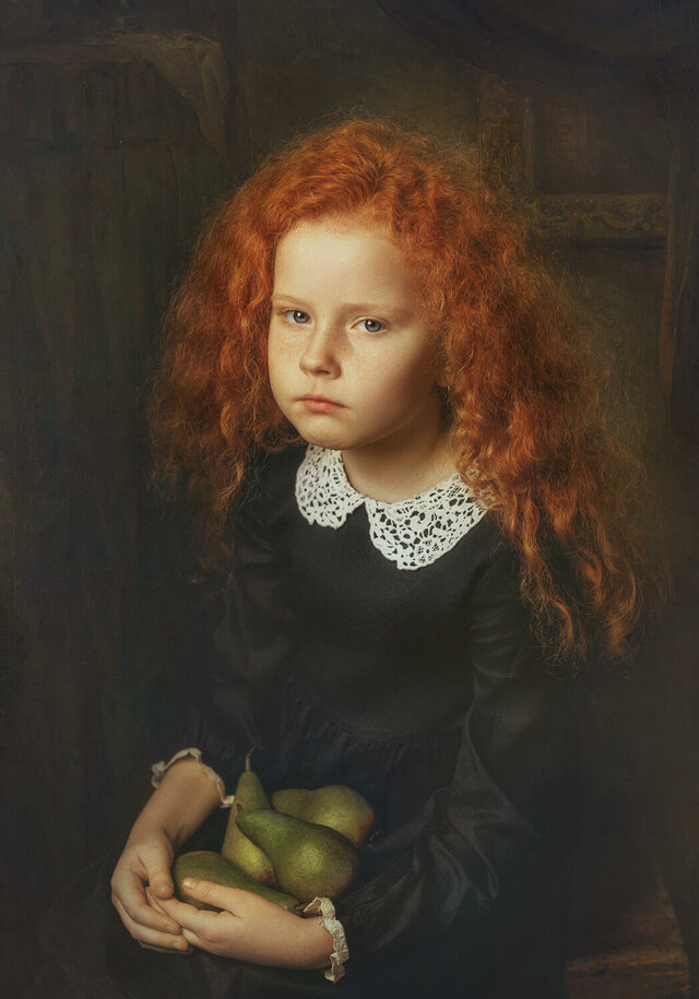 "Портрет с грушами", художественная ретушь фото Наташи Бусел. 