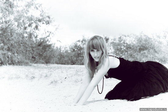 Photoshooting Session with Julia - White Summer (2009)