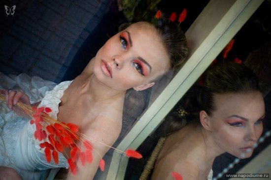 ФОТОПРОЕКТ "FASHION WEDDING " создан в творческом союзе с ярким, талантливым фотографом Яной Стриж и замечательным парикмахером - стилистом, моей ученицей Марией Король. Спасибо Яне и Марии - они прекрасные профессионалы!

Визажист - стилист Инна Пальчак
П