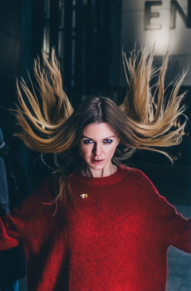 Red, Beauty, Hairstyle, Fashion, Long hair, Blond, Cool