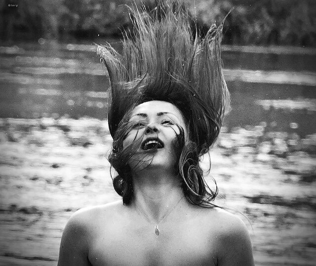 Face, Facial expression, Black-and-white, Water, Beauty, Monochrome photography, Monochrome, Hairstyle