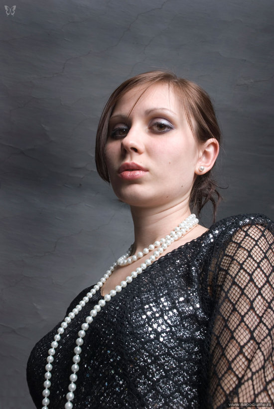 модель,  гламур,  девушка,  красивая,  молодая,  мода,  стиль,  Fashion,  Woman,  Female,  Adult,  нежность,  макияж,  Make Up,  портрет,  фото,  портфолио,  макияж,  прическа,  настроение,  улыбка,  ожидание,  взгляд,  печаль,  настроение,  сидит,  поза,  волосы,  бизнес леди,  текст