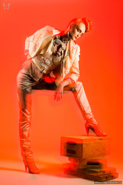 Hair Alexander Tome, Stylist Frances Urritia