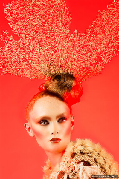 Hair Alexander Tome, Stylist Frances Urritia