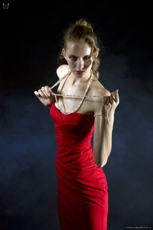 lady in red